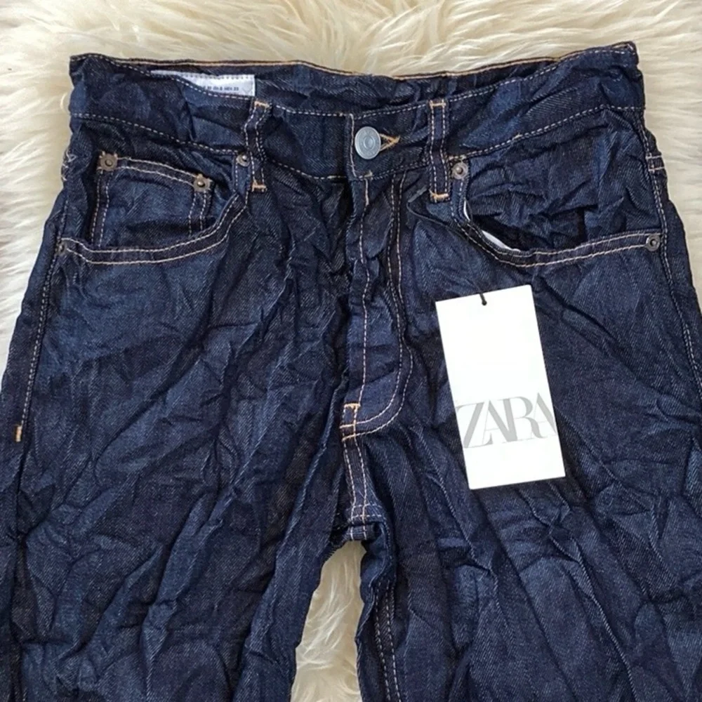 Zara Wrinkle Effect Low-Rise Straight Jeans in Rinse Wash